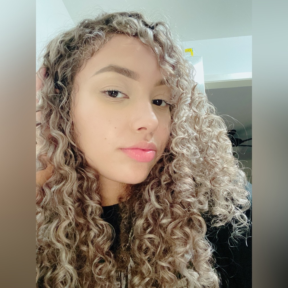 Meet your Posher, Angie